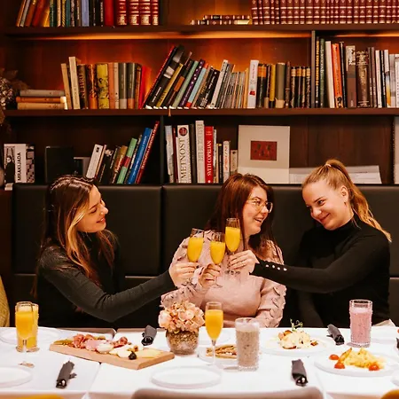 Hotel Mrak 4*