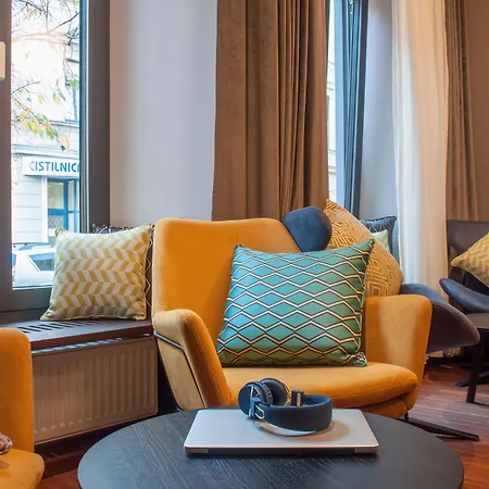 Hotel Mrak