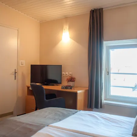 Hotel Mrak 4*
