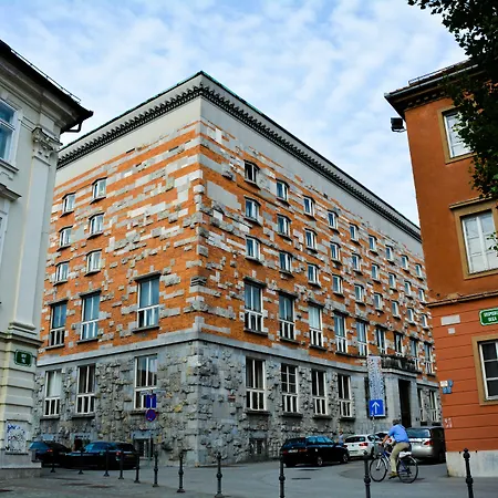 Hotel Mrak 4*